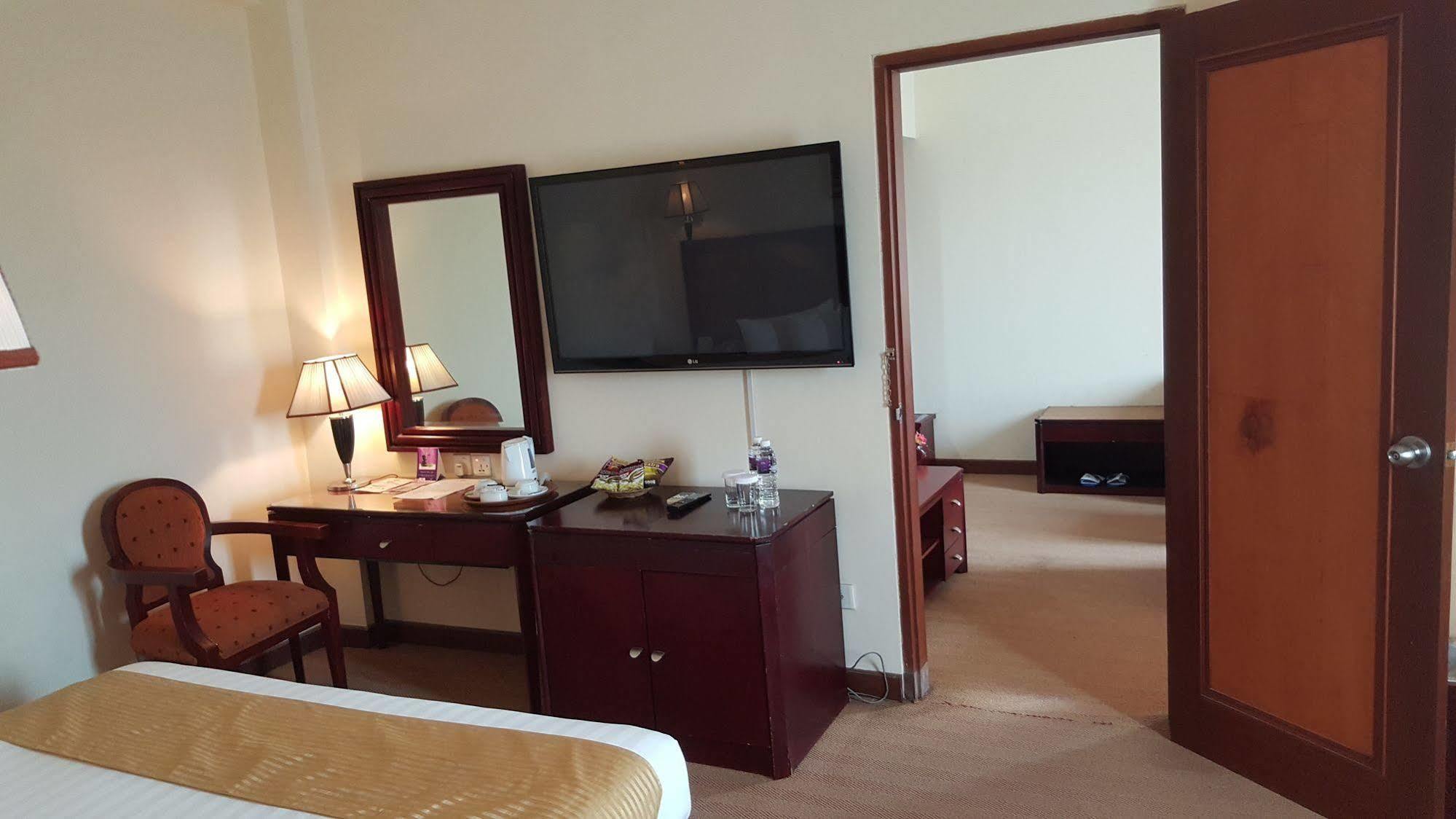 Harbourbay Amir Hotel Batam Exterior photo